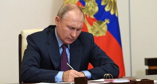 Путин подписал закон о трудовых гарантиях для мобилизованных