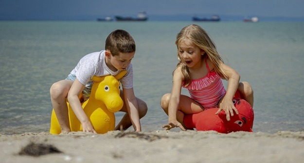 Доступ посторонних на детские пляжи ограничат