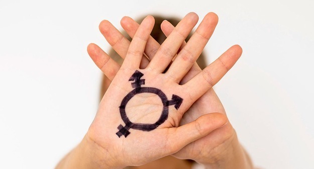 В Госдуму внесли проект о запрете на медицинские операции по смене пола