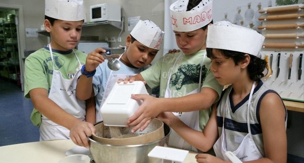 ​Французский министр на фоне инфляции призвала учить школьников готовить