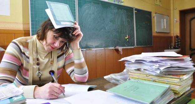 Депутаты Госдумы предлагают выплачивать педагогам зарплаты как госслужащим