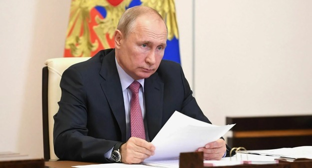 Путин поручил тиражировать на всю страну лучшие традиции отдельных школ