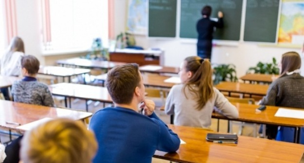 Рособрнадзор с 15 апреля начал проверять обоснованность контрольных работ в школах