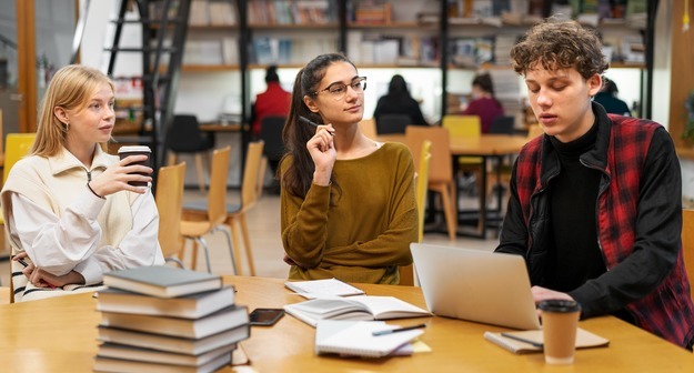 В Госдуме предложили засчитывать учебу в педвузе в трудовой стаж