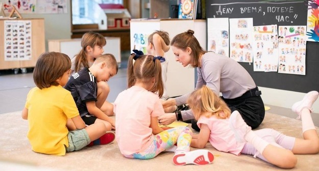 Почему для того, чтобы хорошо учиться в школе, ребенку важно много играть в детстве Почему для того, чтобы хорошо учиться в школе, ребенку важно много играть в детстве