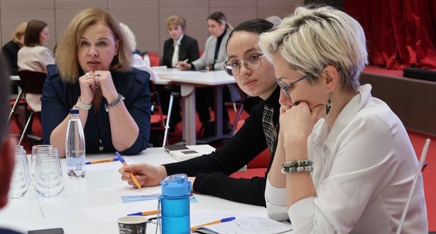 От поставщика образовательных услуг – к созданию сообщества и среды возможностей