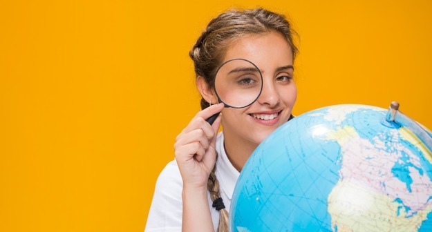 В школьных учебниках сделают упор на изучение России и добавят задания с ИИ