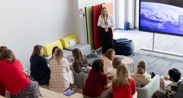 «Чтобы не пропасть поодиночке»: как школа создает пространство для честного разговора об образовании