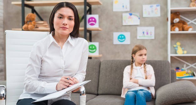 В Госдуме предложили закрепить норму – один школьный психолог на 300 учеников В Госдуме предложили закрепить норму – один школьный психолог на 300 учеников