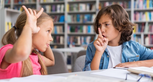 В Госдуме предложили год без запретов для школьников В Госдуме предложили год без запретов для школьников