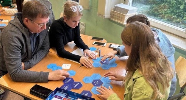 ​Равный – равному: история одной московской школы, где наставничество стало взаимным обогащением