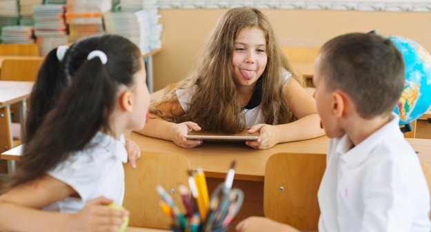 Глава СПЧ назвал преждевременным введение оценок за поведение в школах