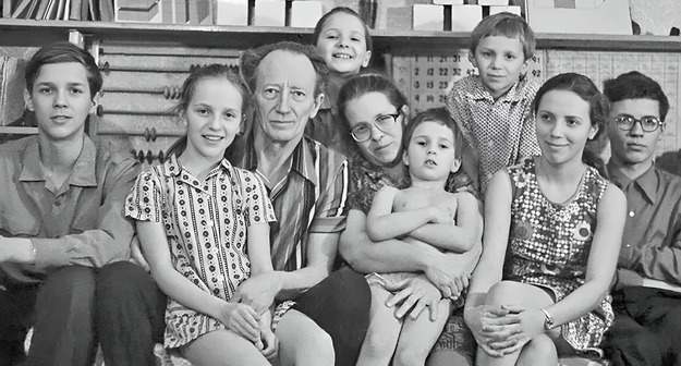 ​Не исторический феномен, а живая, развивающаяся традиция. Борис и Елена Никитины