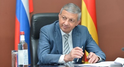 Глава Северной Осетии потребовал наказывать директоров школ за денежные сборы