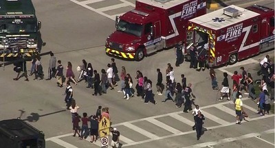 При стрельбе в школе во Флориде погибли 17 человек