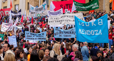 Учителя Аргентины бойкотируют начало учебного года