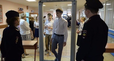 В московские школы хотят запретить проносить ряд предметов