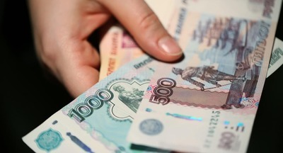 Россияне не видят разницы в зарплатах людей с дипломом вуза и без него