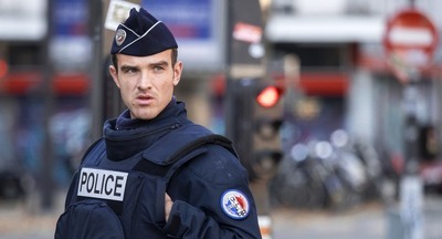 Французские  школы будут охранять полицейские