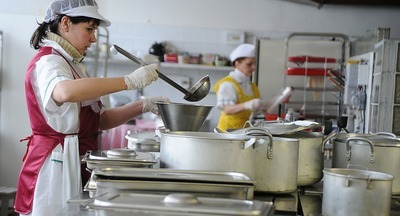В России пересмотрят рацион питания в школах и больницах