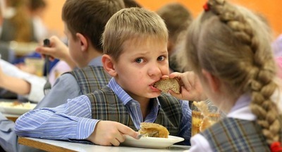  В московских школьных столовых появится возможность заранее заказать питание