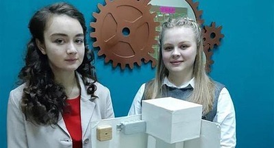 Красноярские школьницы помогли коммунальщикам 