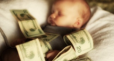 Женщина продала новорожденного ребенка за 1 млн рублей, но ее арестовали
