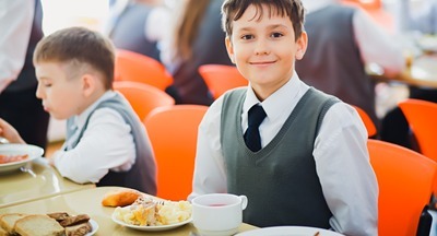 Заявку на льготное питание в московских школах теперь можно подать онлайн