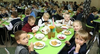 Владимир Путин поддержал бесплатное питание для школьников