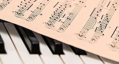 Раскрыта связь между музыкой, математикой и хорошей учебой
