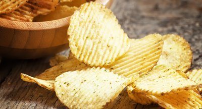 Чем опасны картошка фри и чипсы