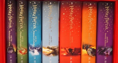 Католическая школа запретила книги о Гарри Поттере из-за «заклинаний»