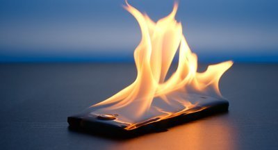 У Магнитогорского девятиклассника по пути в школу загорелся телефон