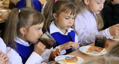Роспотребнадзор намерен выяснить, как питаются российские дети