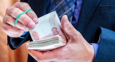 Директор самарской школы присвоил почти 1,5 миллиона рублей