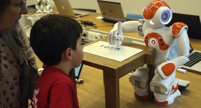 Робот в школе: учебное оборудование или юрлицо?