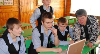 В сельских школах предлагают преподавать через интернет