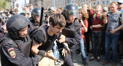Министр Ольга Васильева пытается отвести беду от протестующих подростков