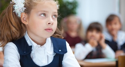  Новосибирской третьекласснице поставили оценку на лоб