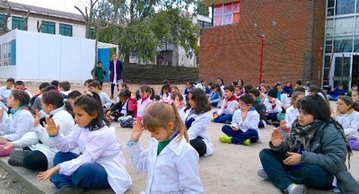 В уругвайской школе школьников учат медитировать