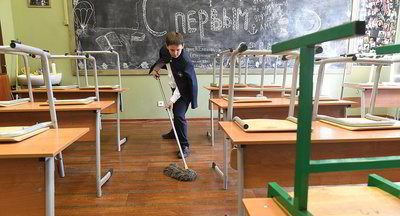 «Не доводите до греха»: учительница в Сочи заставляла детей мыть полы