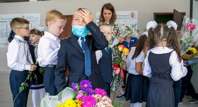 Евгений Бунимович рассказал, как приучить школьников носить маски