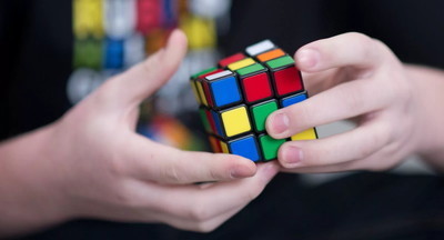Как собрать кубик Рубика за несколько секунд