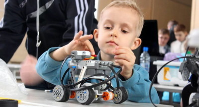 Дети в цифре: в России в детсадах начнут обучать робототехнике и нейротехнологиям