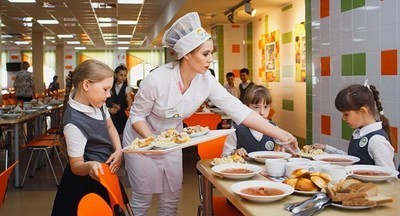 Правительство РФ увеличит субсидии на горячее питание школьников
