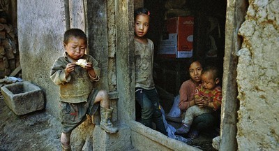 В Китае учителям в бедных районах дадут пособия на проживание 