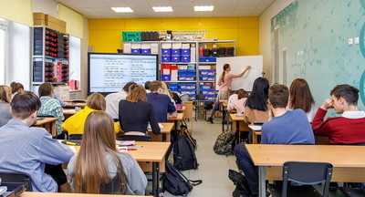 В московских школах отменяют принцип одного кабинета и специальный график входа