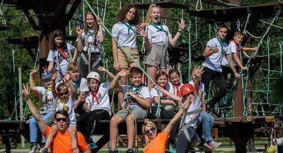 Детским лагерям предложили проводить церемонии поднятия флага и исполнения гимна России