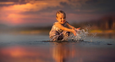 Люди, которые в детстве проводили много времени рядом с водой, счастливее