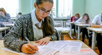 Московские школьники напишут пробные ЕГЭ по биологии, истории и литературе